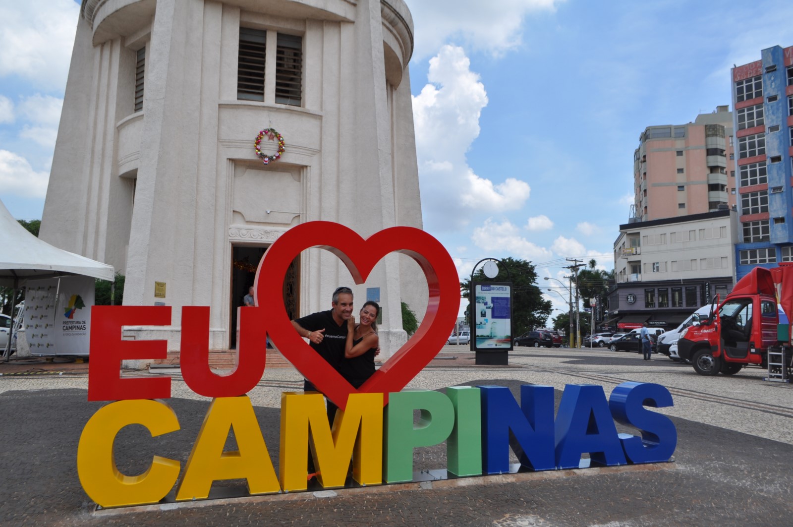 Castelo recebe o primeiro letreiro “Eu amo Campinas”