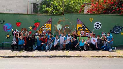 Iniciativa sociocultural realiza pintura de grafite em escolas de Campinas