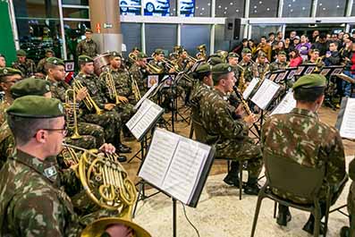 Campinas Shopping e Orquestra EsPCEx homenageiam o Dia do Soldado