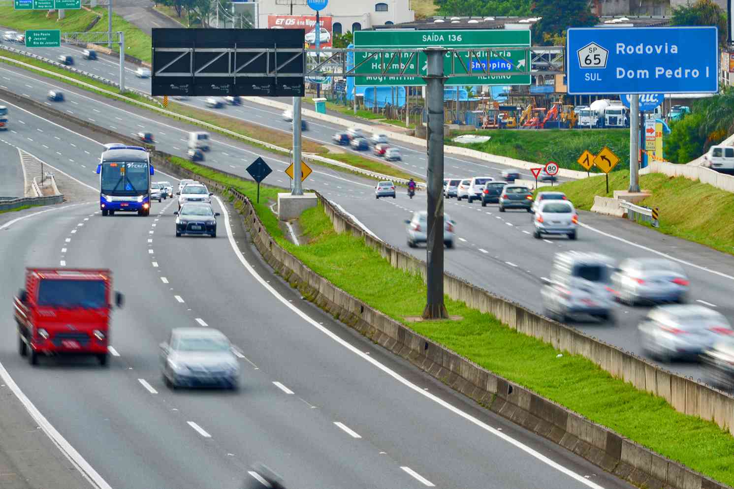 Corredor Dom Pedro tem previsão de receber mais de 810 mil veículos durante o Feriado de Finados