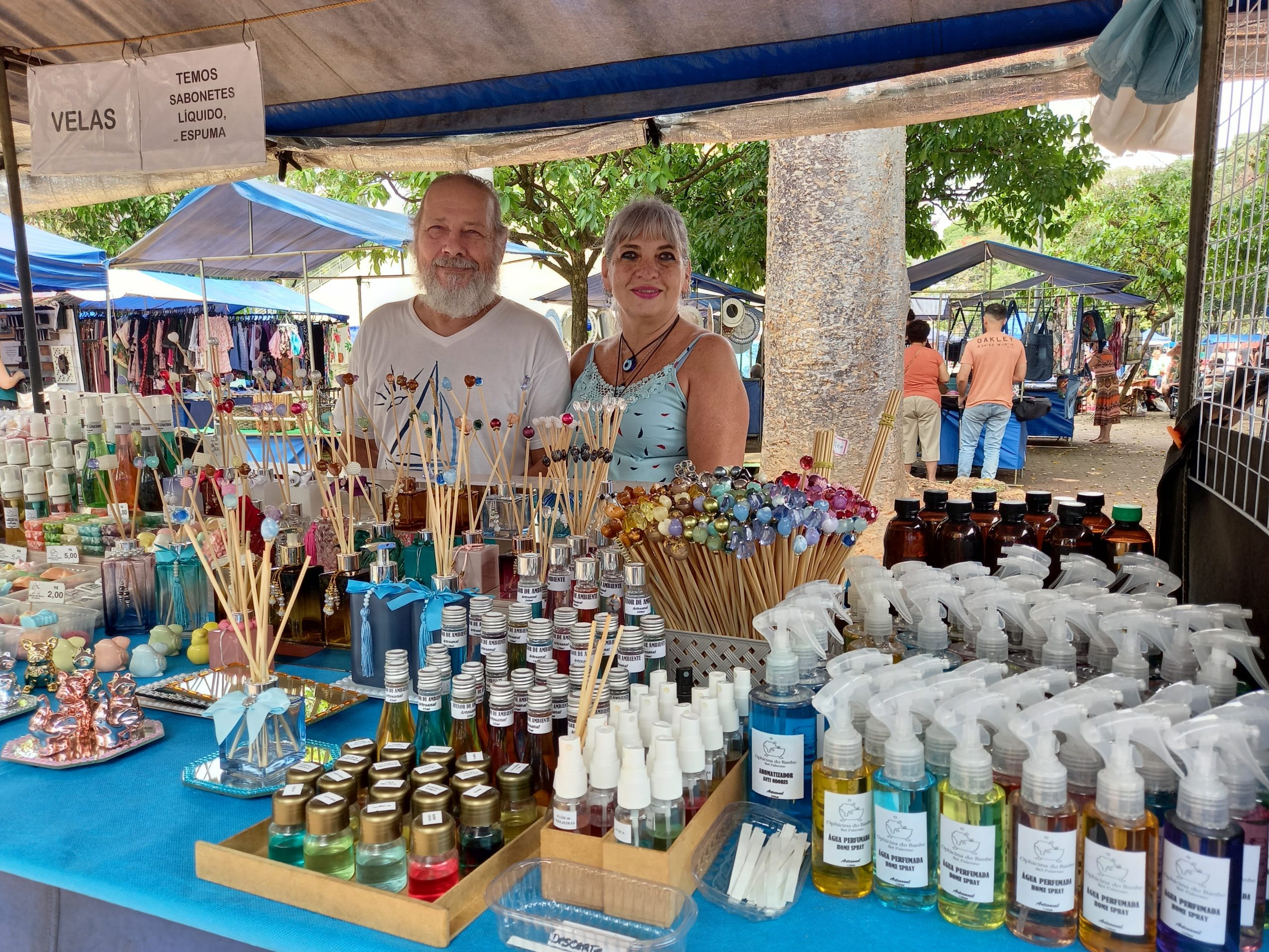 Feira Hippie chega aos 50 anos recheada de sabores, criatividade e histórias