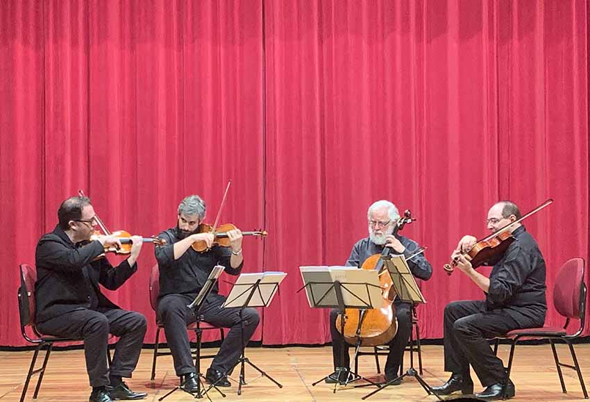 Alunos de escolas públicas de Campinas têm concerto didático gratuito no Espaço Cultural Maria Monteiro