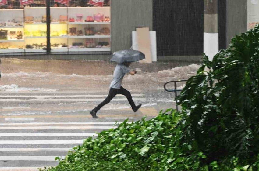 Chuva com tempestade Foto Carlos Bassan