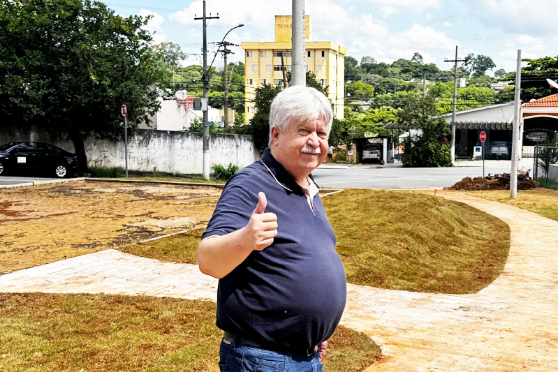 Jorge Schneider celebra revitalização de praça na Vila Industrial, realizada com destinação de Emenda Impositiva de autoria do parlamentar