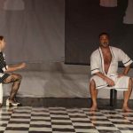 “Casa, Comida e Alma Lavada” revela com bom humor as alegrias e os desafios da vida a dois