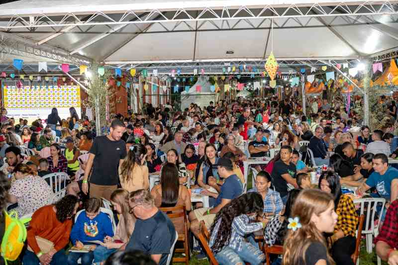 Publico em uma das edicoes da festa na CCP Divulgacao