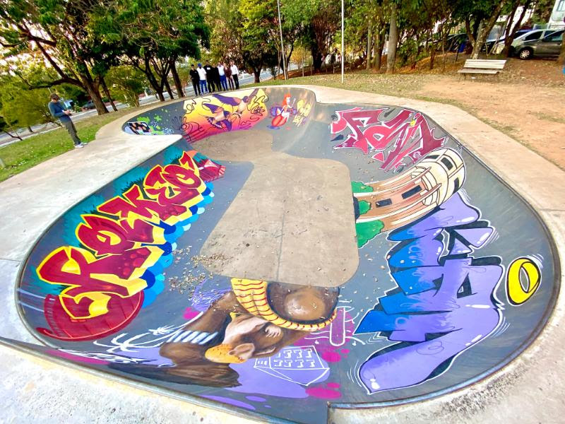Pista de skate de Sousas ganha novo significado com arte urbana sobre a história de CampinasObra coletiva reúne artistas locais para transformar pista 