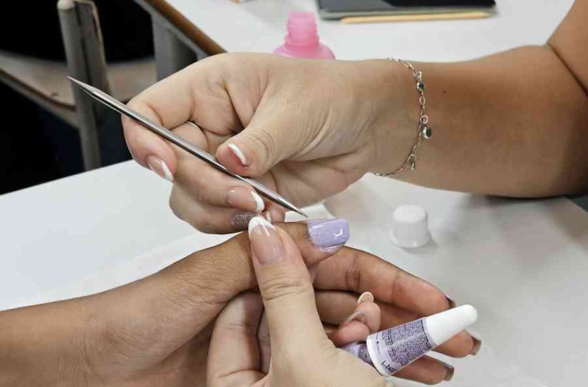 A duracao do curso de 18 a 29 de agosto com aulas das 8h as 11h40 Divulgacao