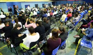 Entrega de documentos de propiedade de imoveis PMC