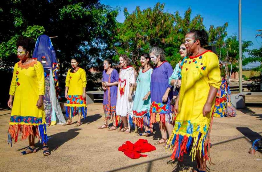 Mulheres da comunidade participam das atividades Foto @CRFOTOGRAFIA 0184
