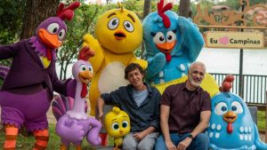 Galinha Pintadinha é destaque na programação da Semana da Criança em Campinas 1 Turma da Galinha Pintadinha com os criadores na Lagoa do Taquaral Divulgacao