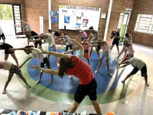 Projeto social destaca a ginástica rítmica como atividade física na infância 1 Criancas em atividades fisicas Divulgacao