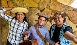 Jovens da Academia Educar estreiam no teatro Divulgacao