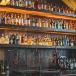 O que o álcool faz com seus rins? Entenda os efeitos e como se cuidar