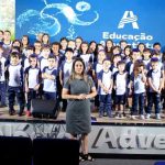Coral natalino do Colégio Adventista faz apresentação na Praça Arautos da Paz, dia 11