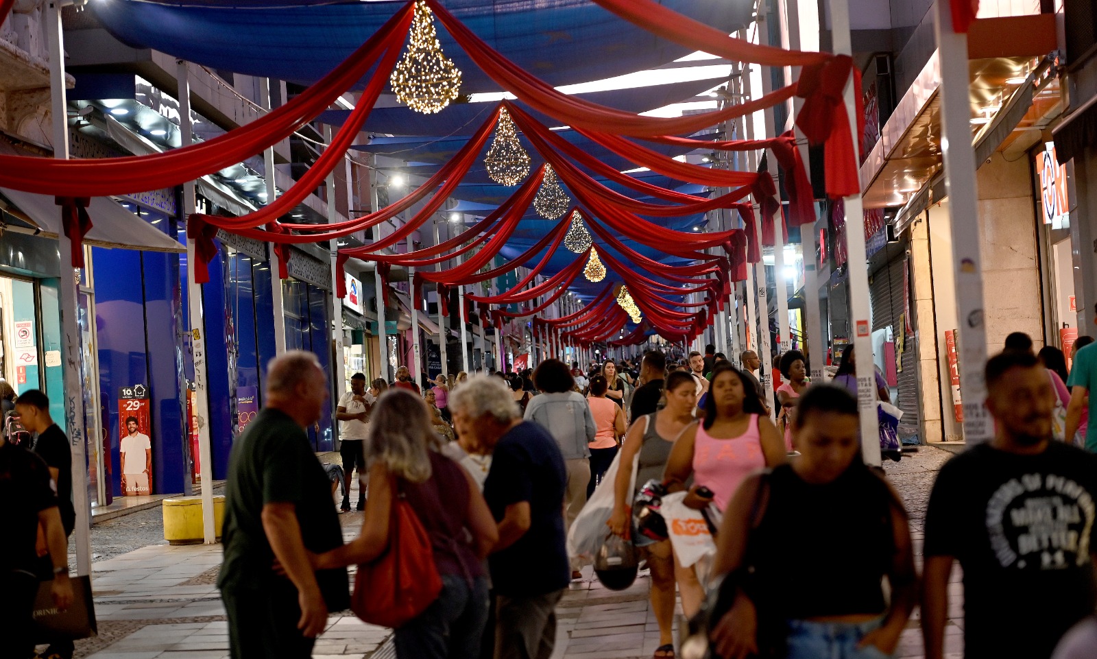 Procon Campinas orienta sobre compras de enfeites e presentes de Natal