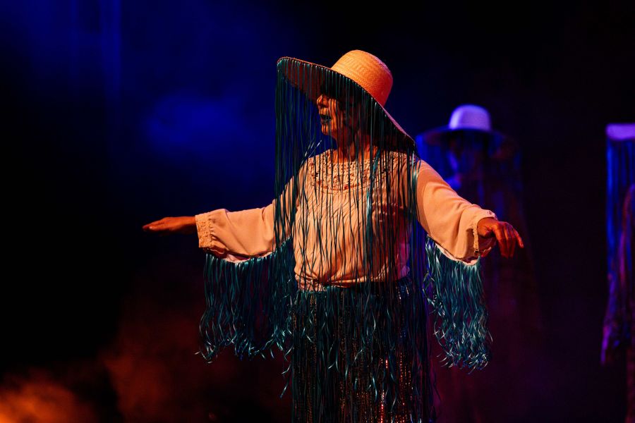 Cia Samba da Vida encena espetáculo sobre folclore e cultura popular em Campinas