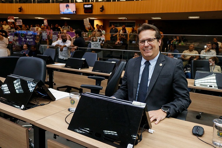 Nick Schneider Lider do PL CMC