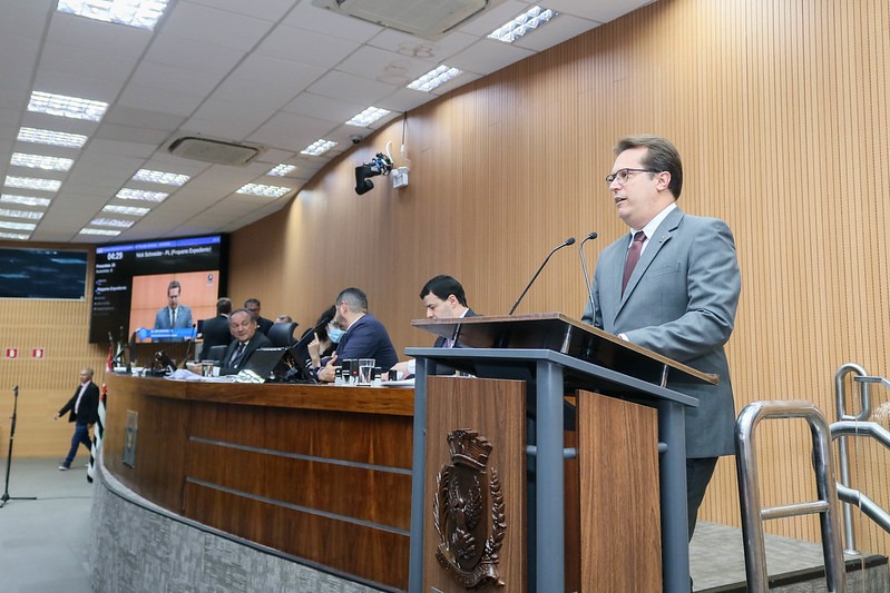 Nick Schneider tribuna