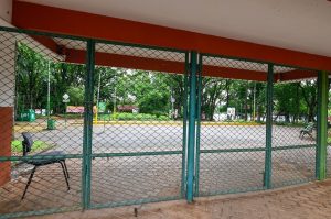 Portao fechado da Lagoa do Taquaral